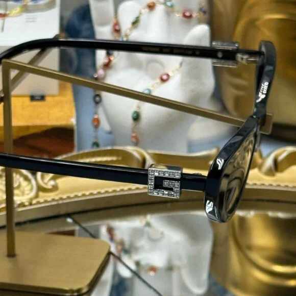 🆕 GUCCI 🧿 NWOT GG1680S Linea GG Logo Cateye Sunglasses, Black & Grey Lens - Picture 10 of 16